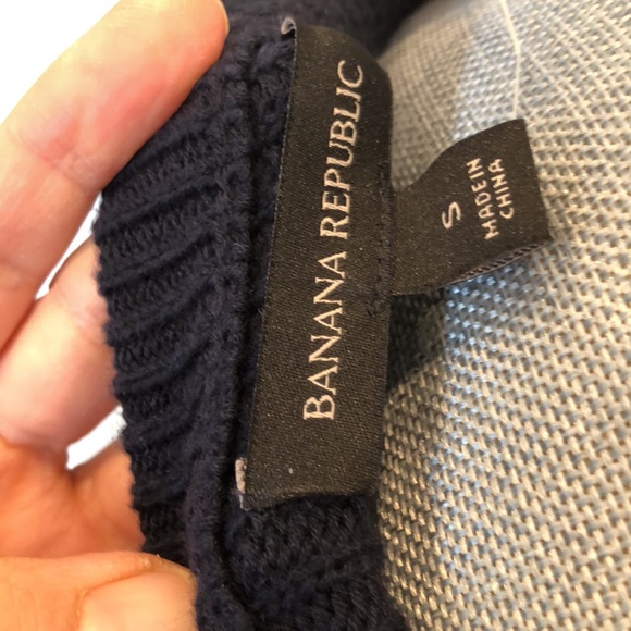 NWT. Never worn. Gorgeous Banana republic blue sweater. Size small. - Picture 8 of 8